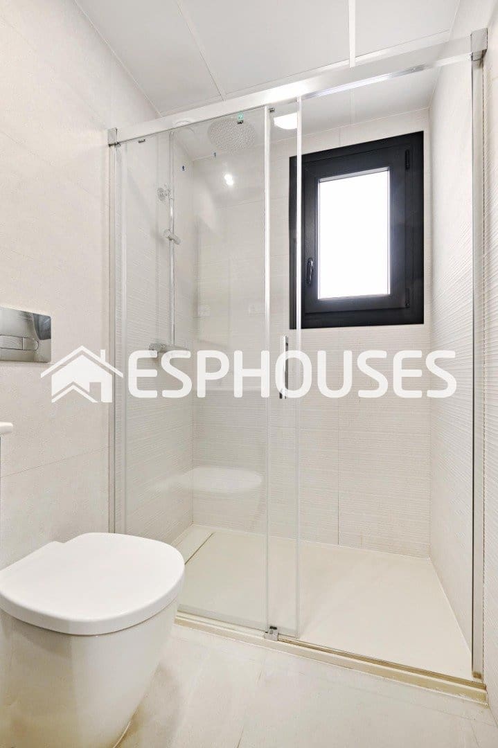 2 soverom Bungalow til salgs i Torrevieja med svømmebasseng garasje - € 380 000 (Ref: 9812360)