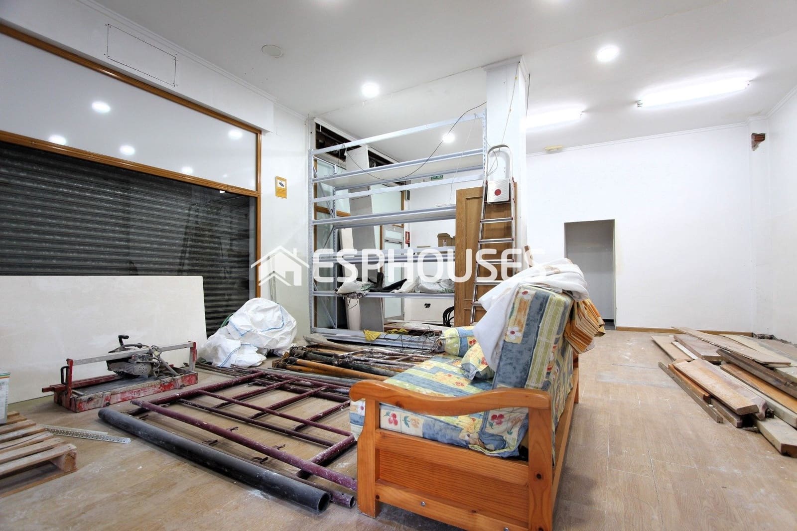 Kommersiell til salgs i Guardamar del Segura - € 212 000 (Ref: 9812361)