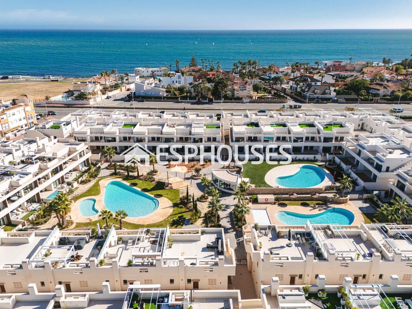 2 makuuhuone Bungalow myytävänä paikassa Torrevieja mukana uima-altaan 
autotalli - 380 000 € (Ref: 9812367)
