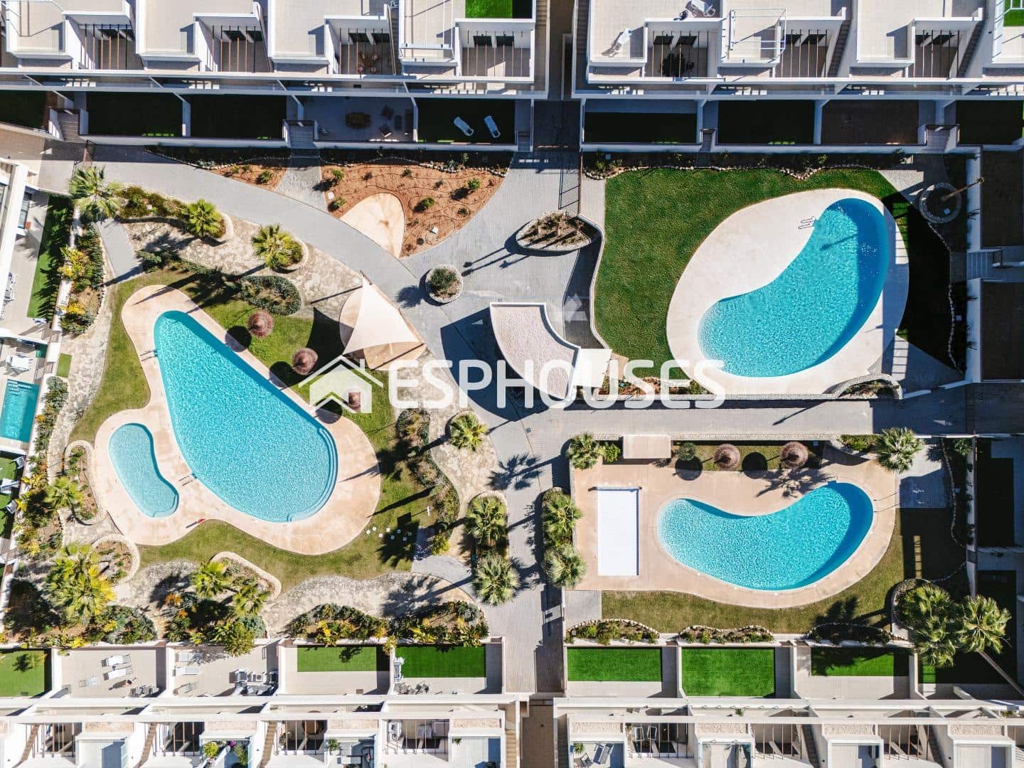 2 makuuhuone Bungalow myytävänä paikassa Torrevieja mukana uima-altaan 
autotalli - 380 000 € (Ref: 9812367)