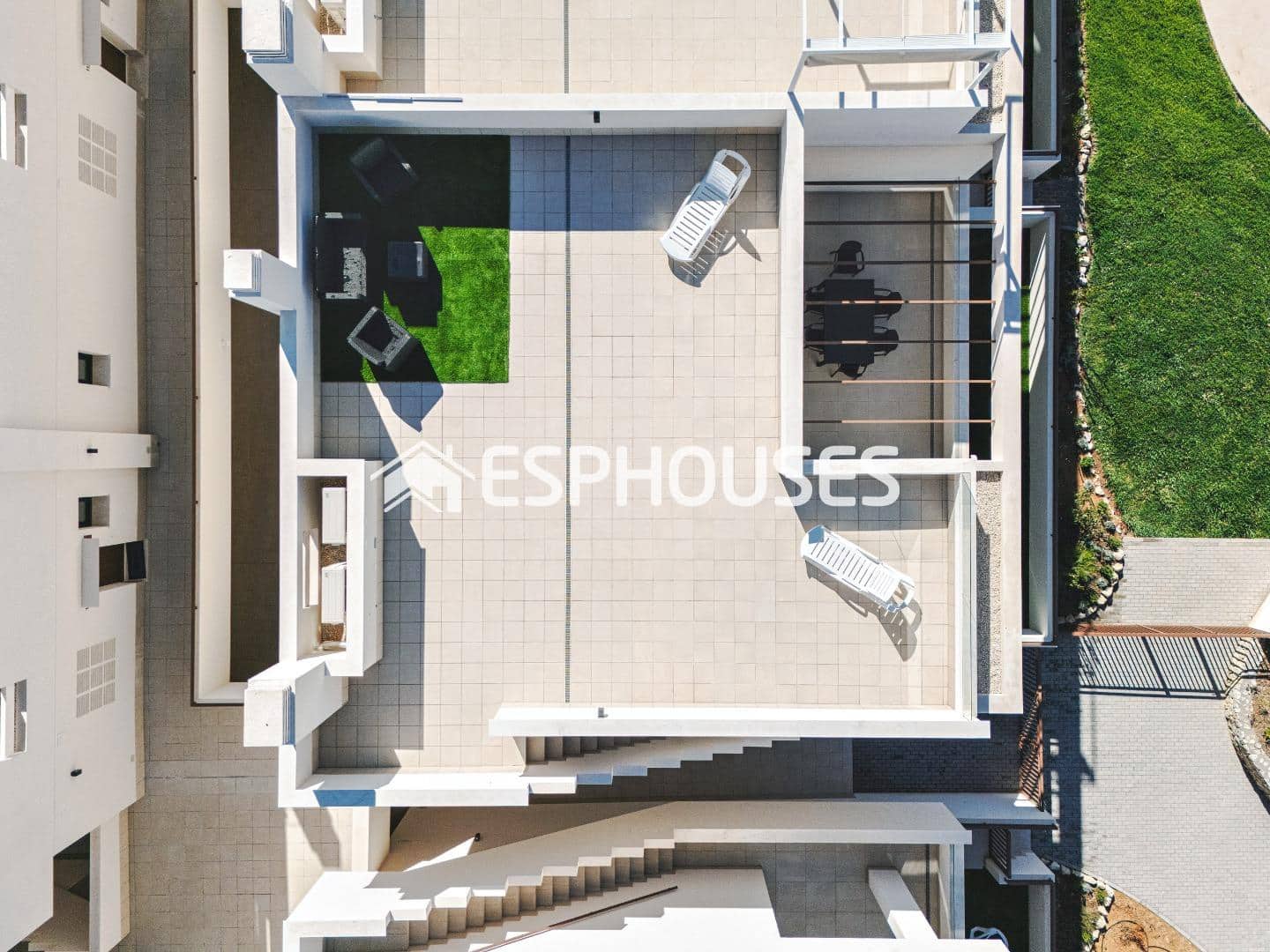 2 makuuhuone Bungalow myytävänä paikassa Torrevieja mukana uima-altaan 
autotalli - 380 000 € (Ref: 9812367)
