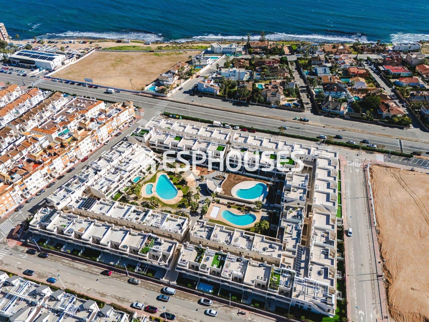 2 makuuhuone Bungalow myytävänä paikassa Torrevieja mukana uima-altaan 
autotalli - 380 000 € (Ref: 9812367)