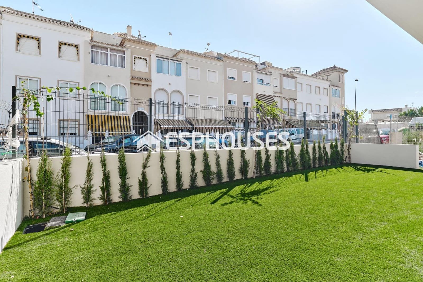 2 makuuhuone Bungalow myytävänä paikassa Torrevieja mukana uima-altaan 
autotalli - 380 000 € (Ref: 9812367)