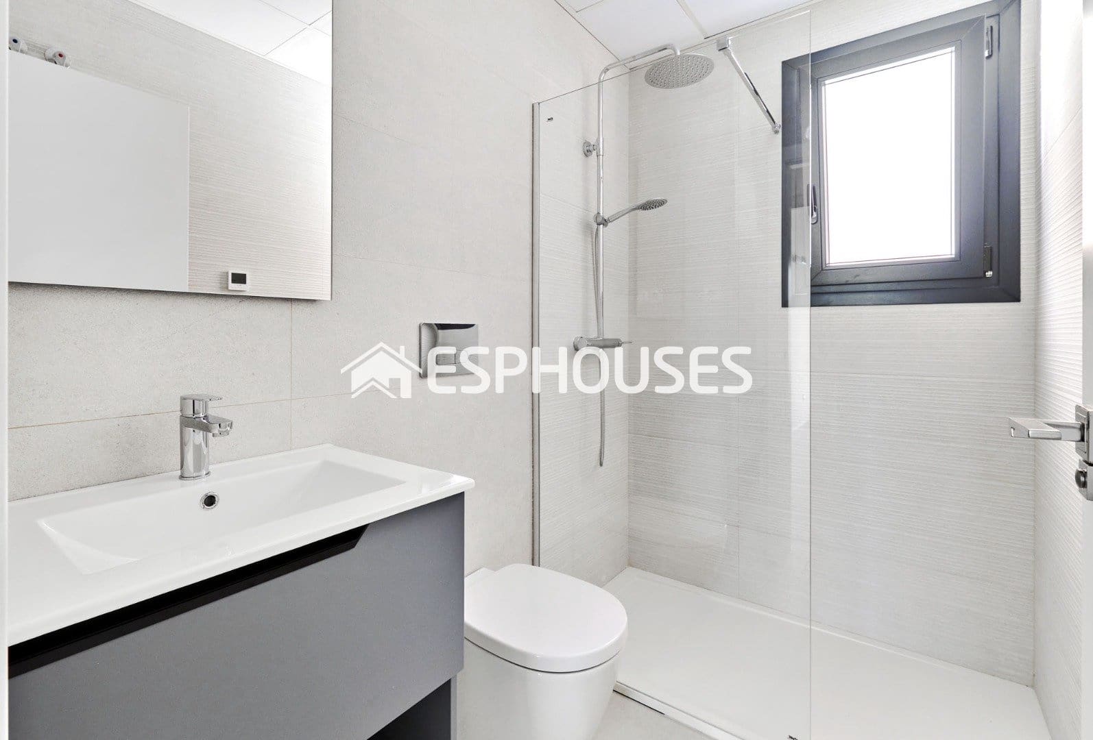 2 soverom Bungalow til salgs i Torrevieja med svømmebasseng garasje - € 380 000 (Ref: 9812367)