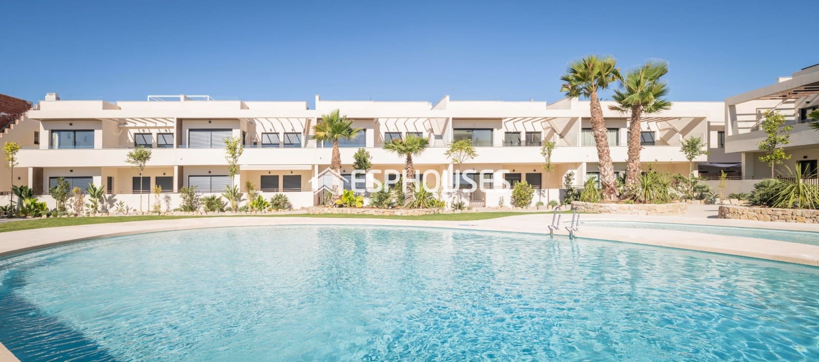 2 soverom Bungalow til salgs i Torrevieja med svømmebasseng garasje - € 380 000 (Ref: 9812367)