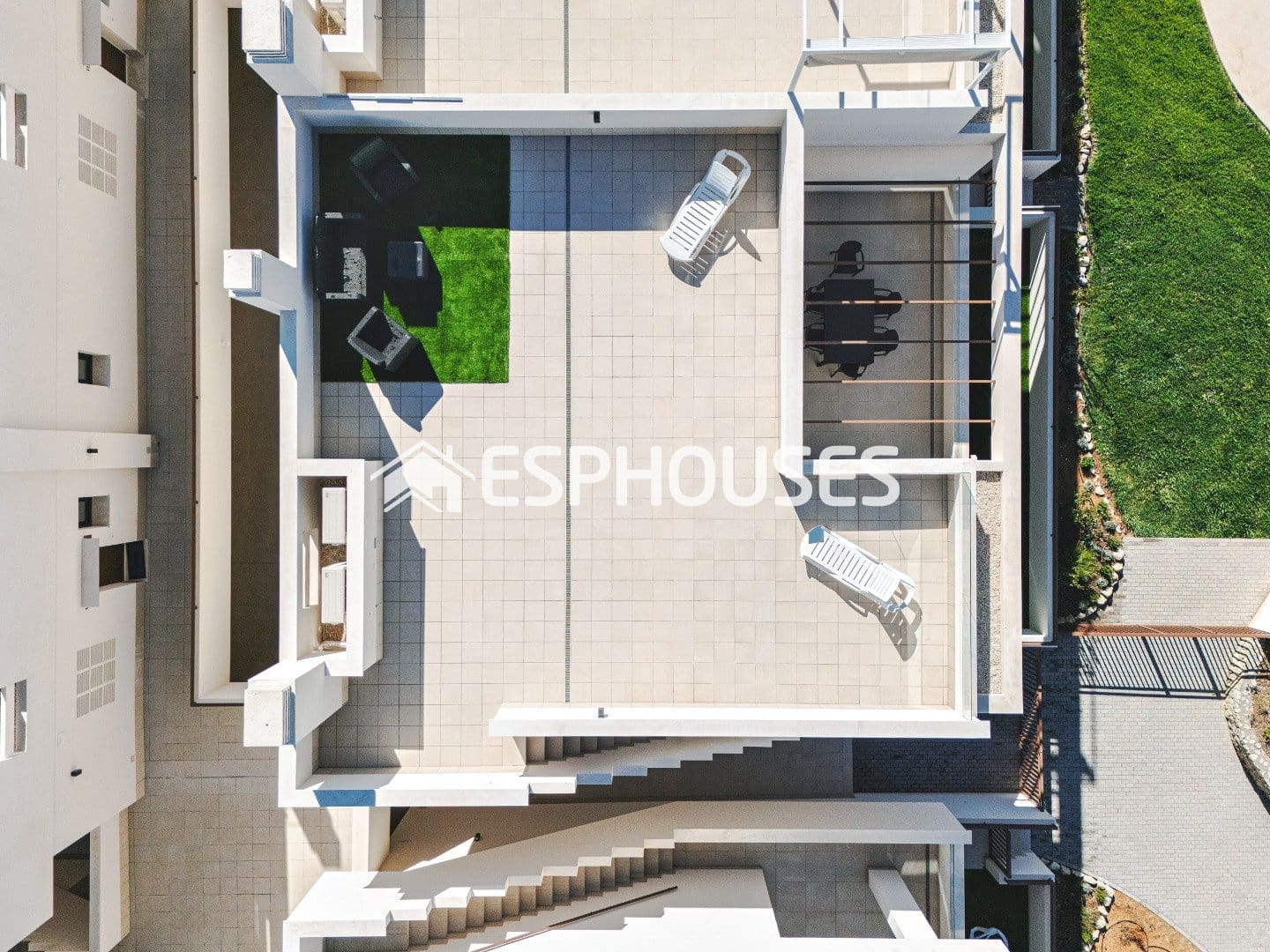 2 soverom Bungalow til salgs i Torrevieja med svømmebasseng garasje - € 380 000 (Ref: 9812367)