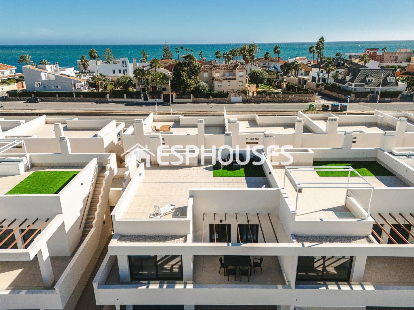 2 soverom Bungalow til salgs i Torrevieja med svømmebasseng garasje - € 380 000 (Ref: 9812367)