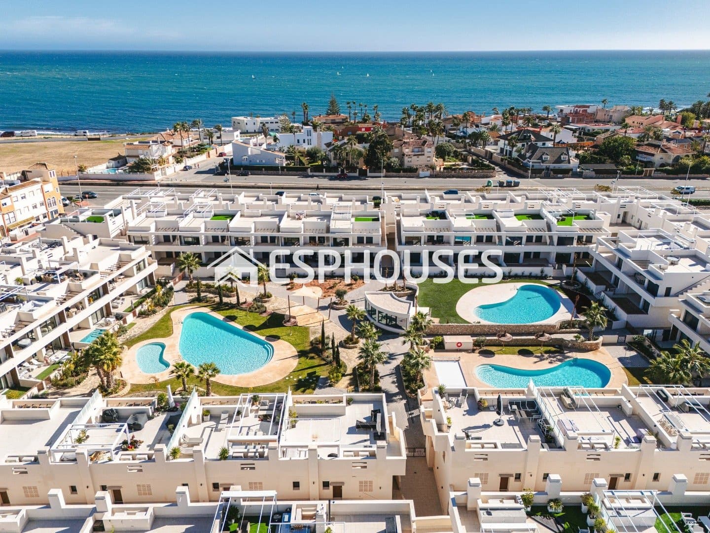 2 soverom Bungalow til salgs i Torrevieja med svømmebasseng garasje - € 380 000 (Ref: 9812367)