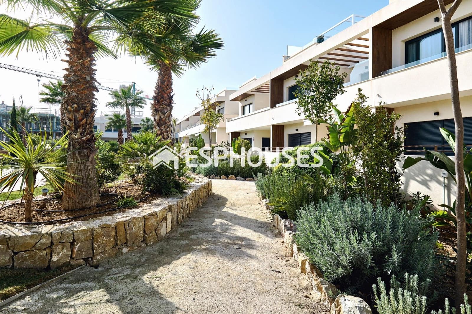 2 soverom Bungalow til salgs i Torrevieja med svømmebasseng garasje - € 380 000 (Ref: 9812367)