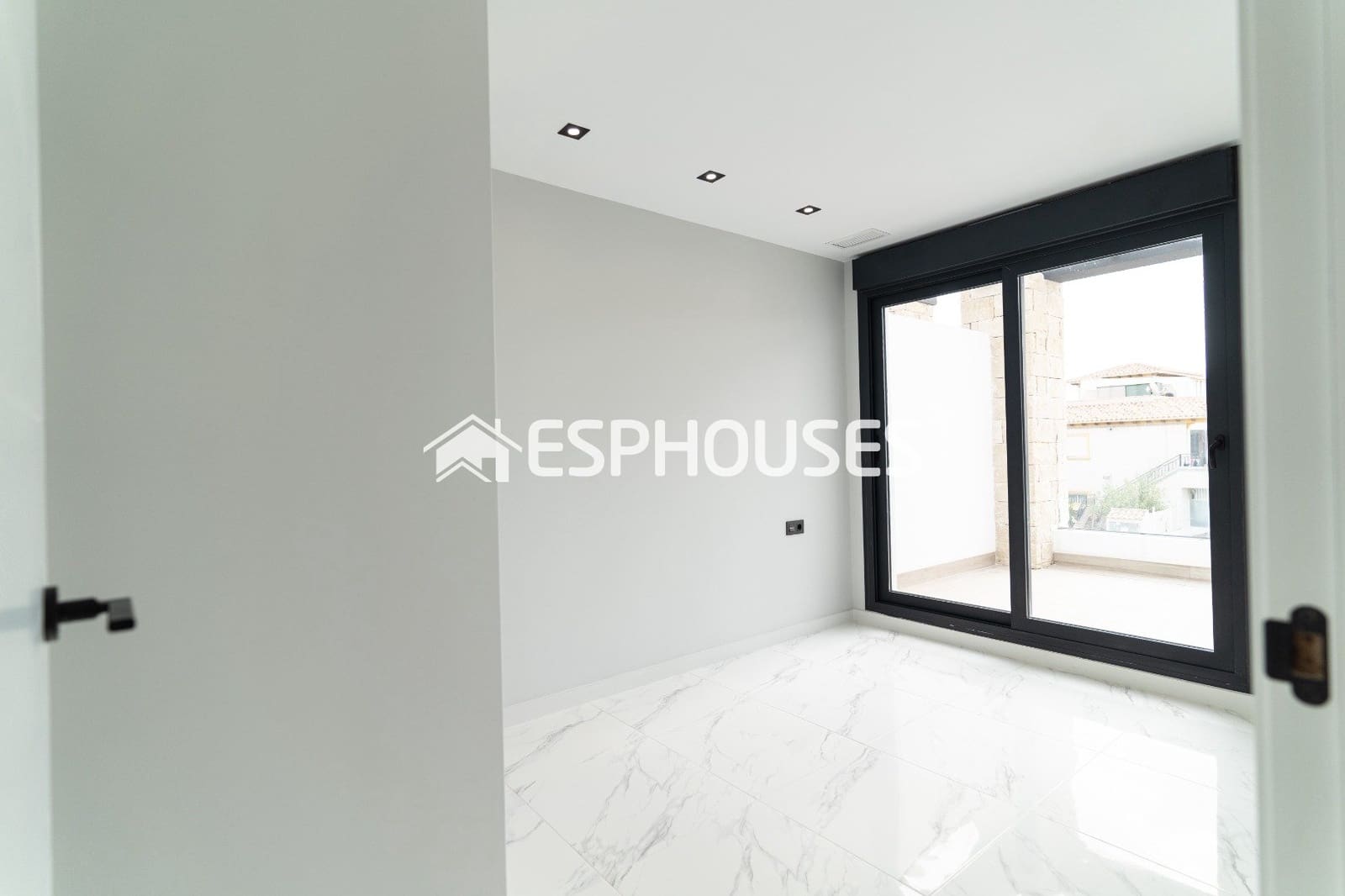 4 quarto Moradia para venda em Orihuela Costa com piscina garagem - 699 900 € (Ref: 9846717)