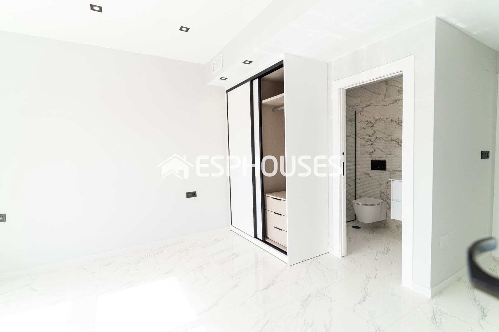 4 quarto Moradia para venda em Orihuela Costa com piscina garagem - 699 900 € (Ref: 9846717)