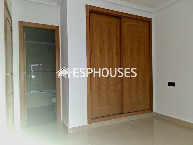 2 soveværelse Lejlighed til salg i Guardamar Playa, Guardamar del Segura med garage - € 220.000 (Ref: 9846719)