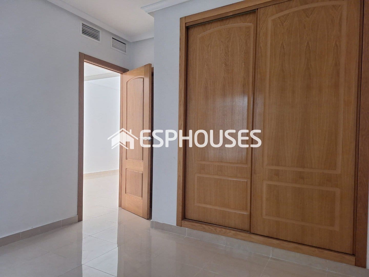 2 Zimmer Apartment zu verkaufen in Guardamar del Segura mit Garage - 220.000 € (Ref: 9846719)