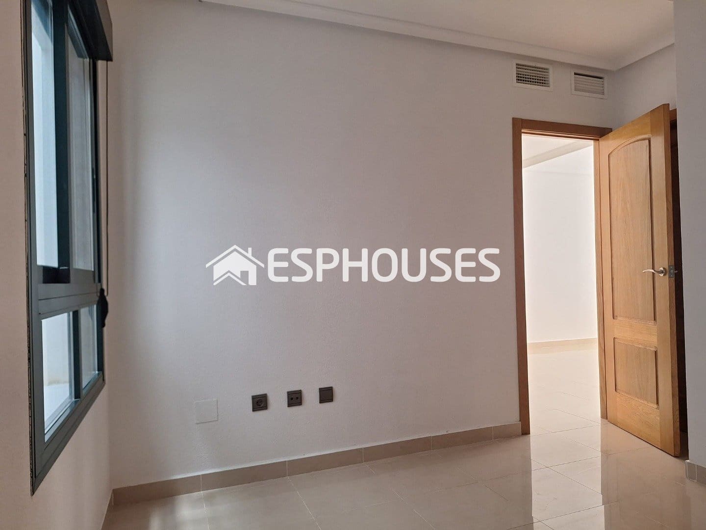 2 Zimmer Apartment zu verkaufen in Guardamar del Segura mit Garage - 220.000 € (Ref: 9846719)