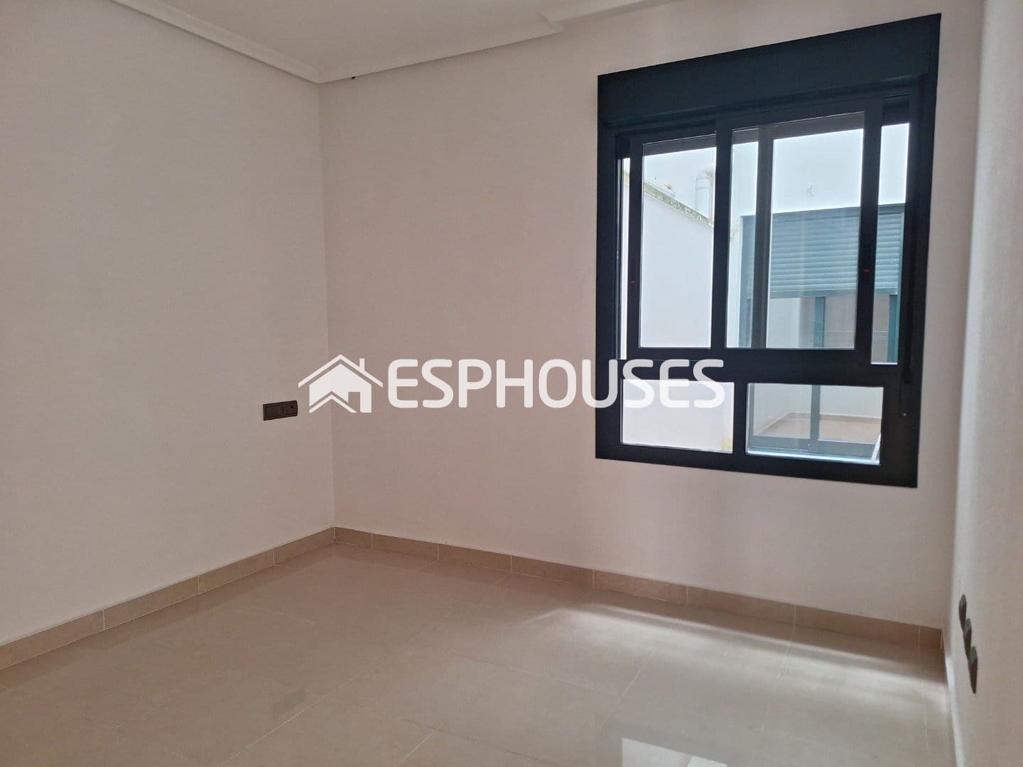 2 Zimmer Apartment zu verkaufen in Guardamar del Segura mit Garage - 220.000 € (Ref: 9846719)