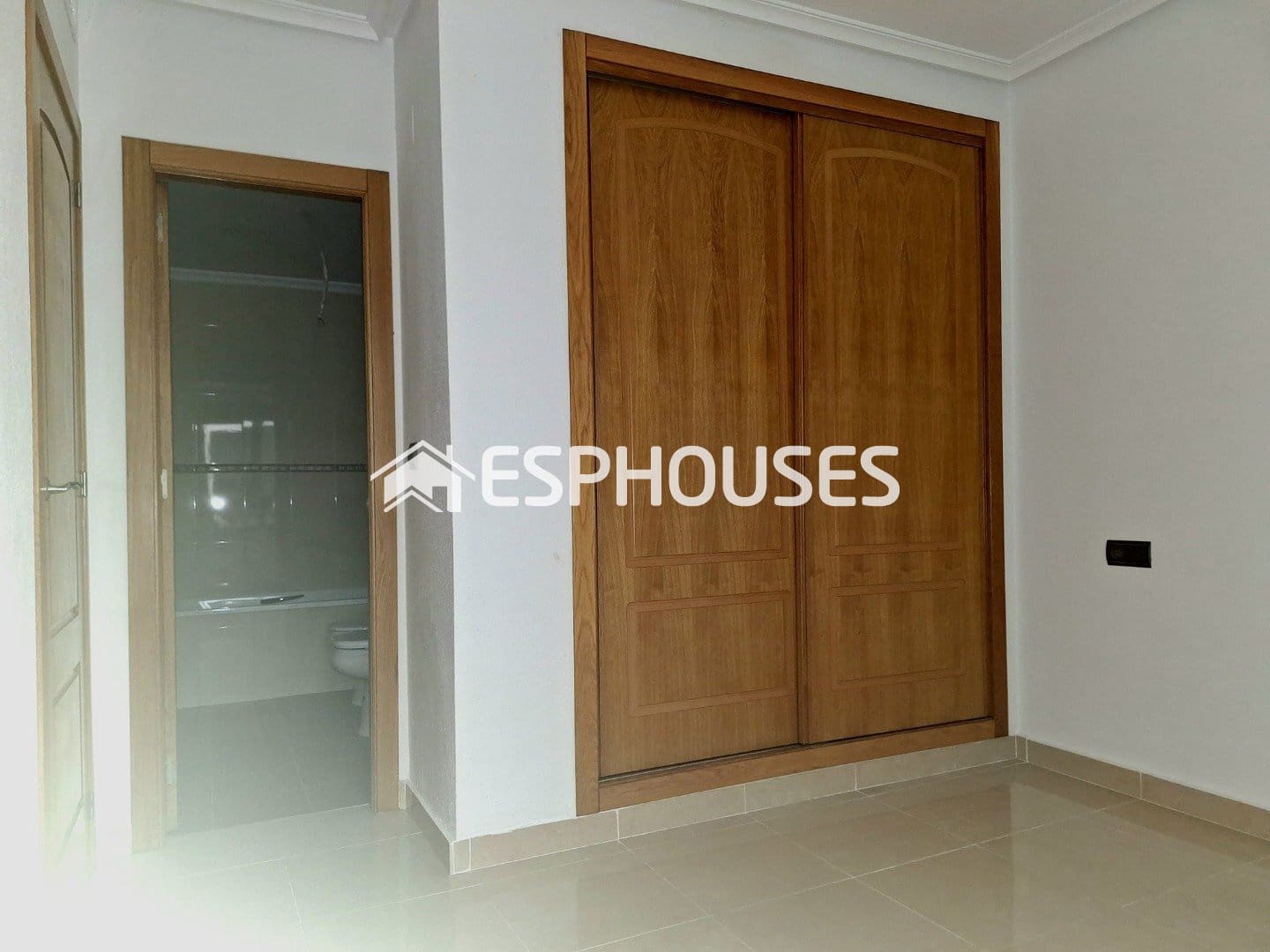 2 Zimmer Apartment zu verkaufen in Guardamar del Segura mit Garage - 220.000 € (Ref: 9846719)