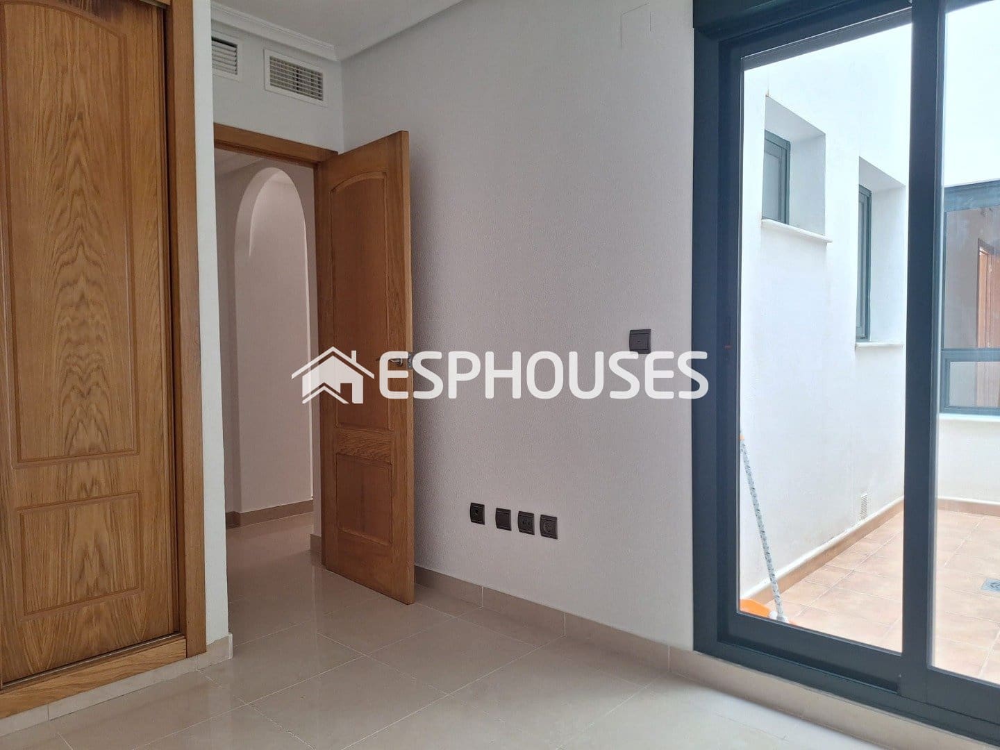 2 Zimmer Apartment zu verkaufen in Guardamar del Segura mit Garage - 220.000 € (Ref: 9846719)