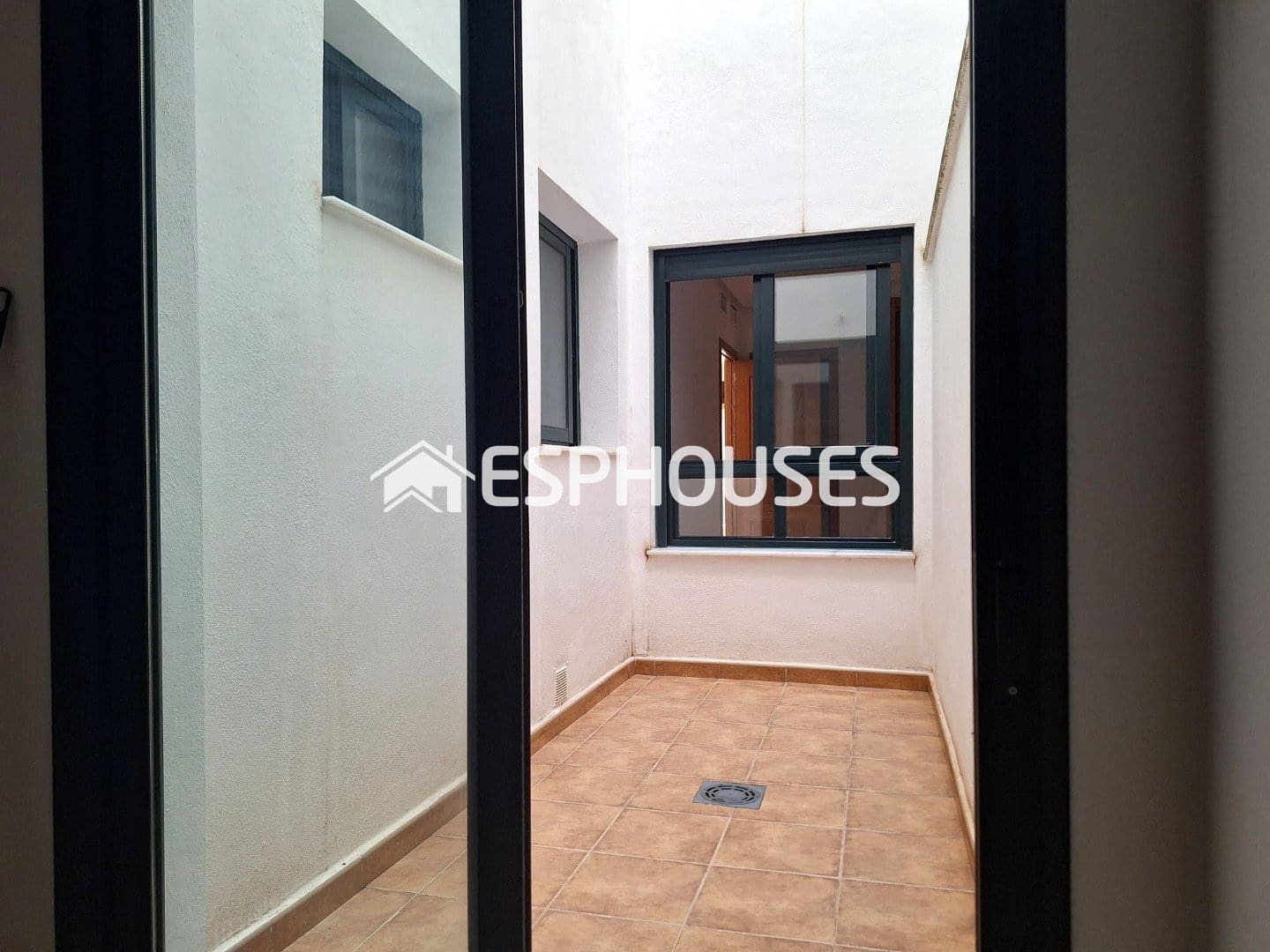 2 Zimmer Apartment zu verkaufen in Guardamar del Segura mit Garage - 220.000 € (Ref: 9846719)