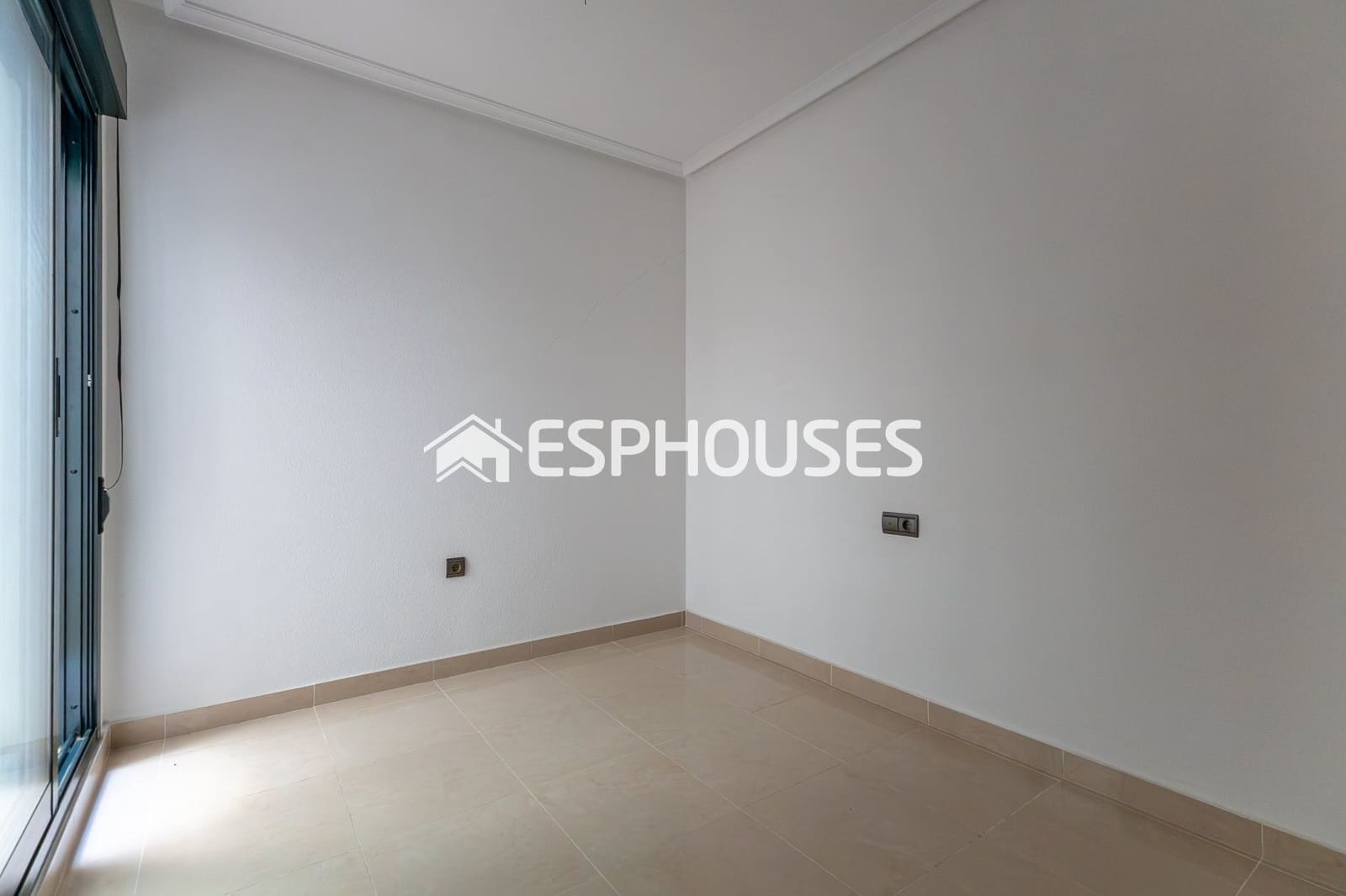 2 soverom Leilighet til salgs i Guardamar del Segura med garasje - € 220 000 (Ref: 9846719)