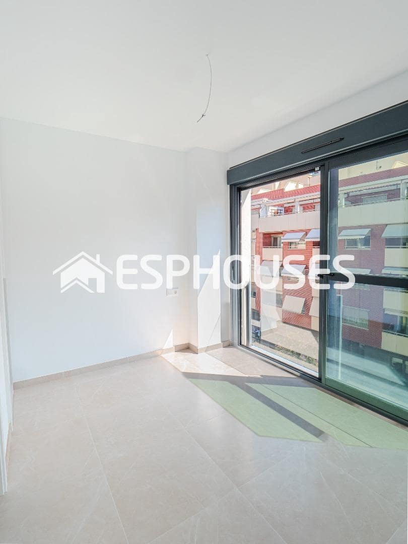 2 bedroom Apartment for sale in Alicante / Alacant city with pool - € 265,000 (Ref: 9846725)