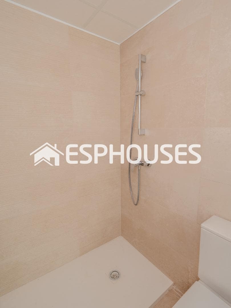 2 bedroom Apartment for sale in Alicante / Alacant city with pool - € 265,000 (Ref: 9846725)