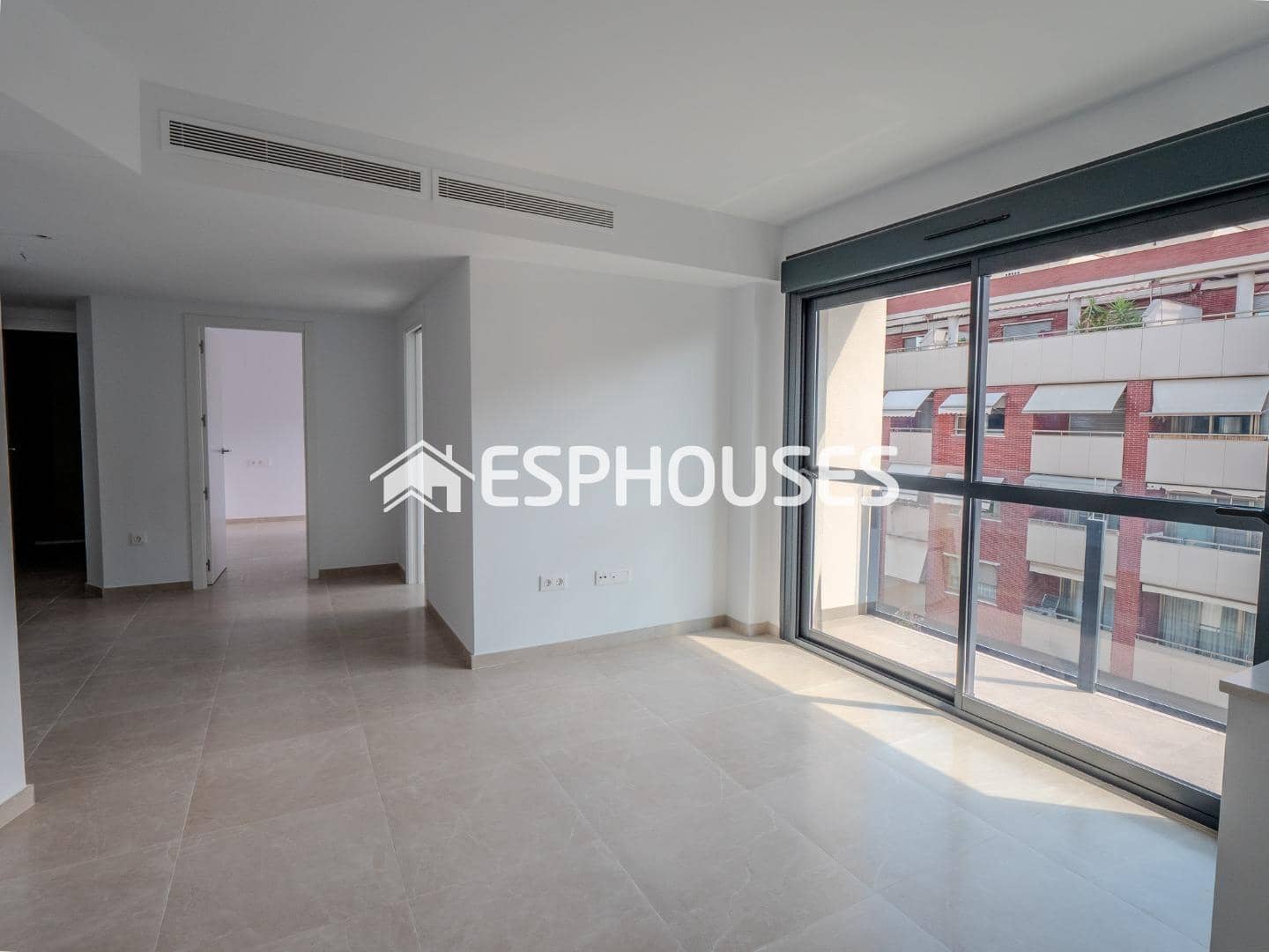 2 bedroom Apartment for sale in Alicante / Alacant city with pool - € 265,000 (Ref: 9846725)