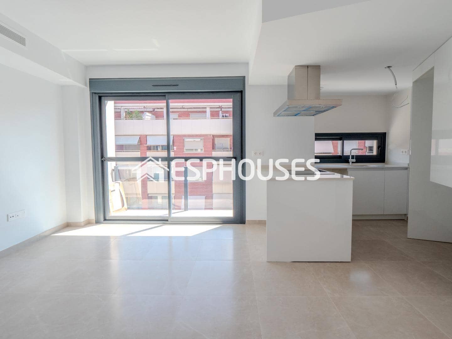 2 bedroom Apartment for sale in Alicante / Alacant city with pool - € 265,000 (Ref: 9846725)