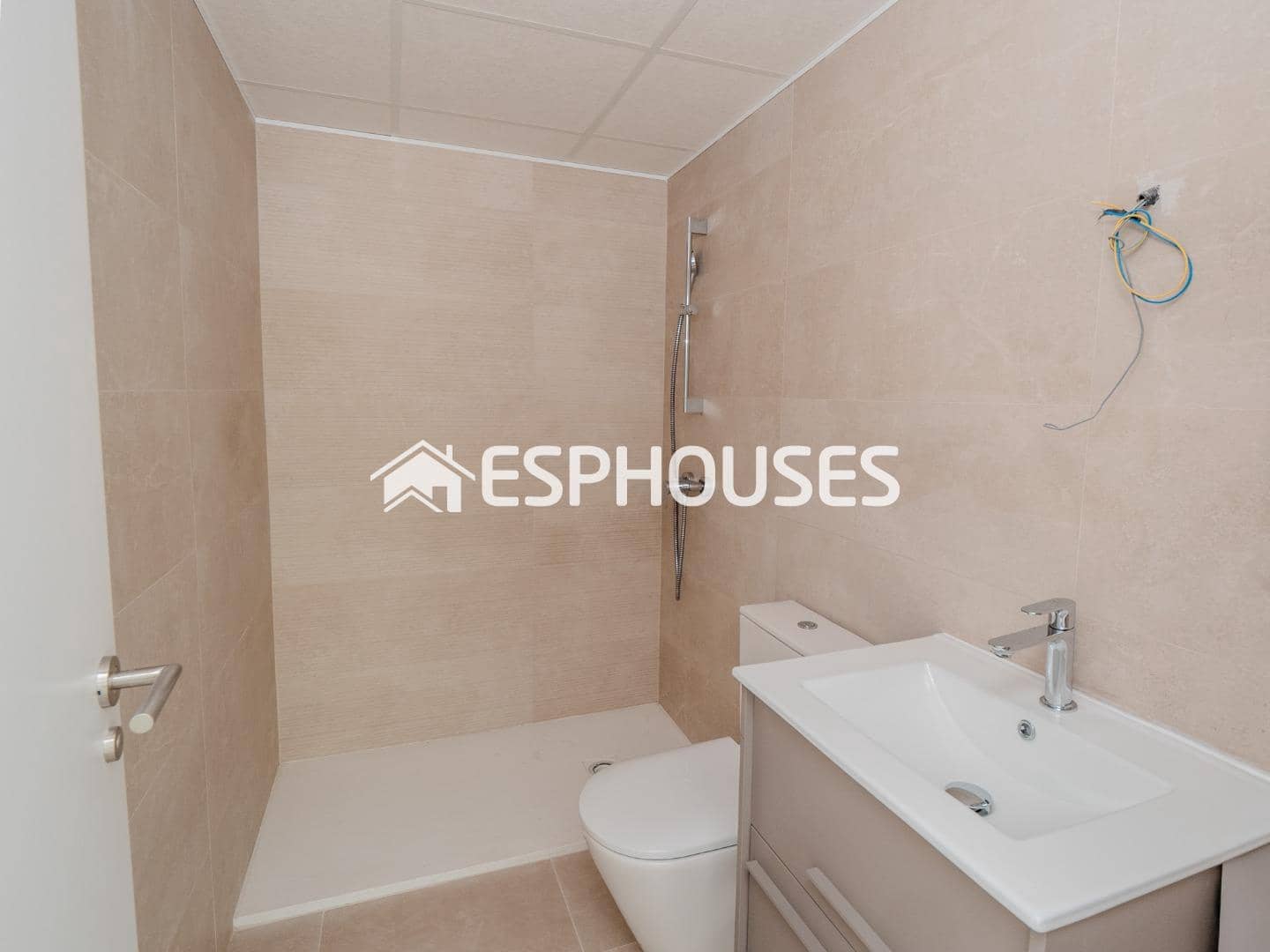 2 bedroom Apartment for sale in Alicante / Alacant city with pool - € 265,000 (Ref: 9846725)