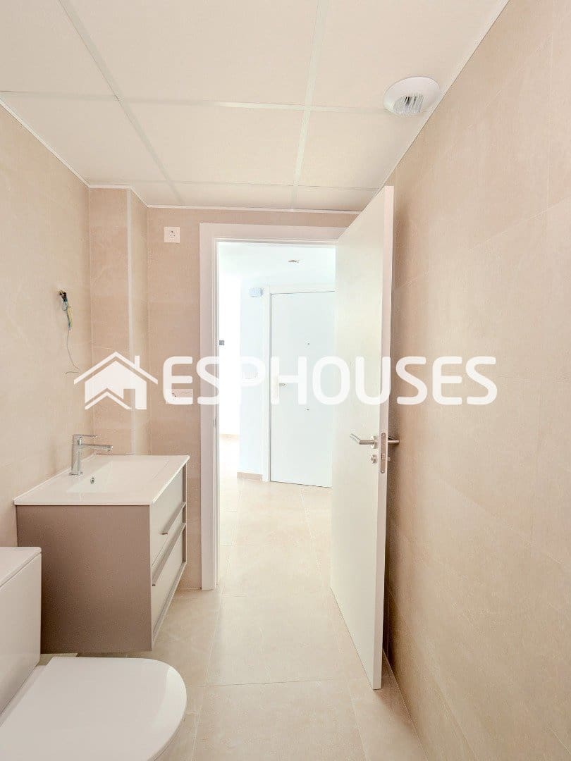 2 soverom Leilighet til salgs i Alicante by med svømmebasseng - € 265 000 (Ref: 9846725)