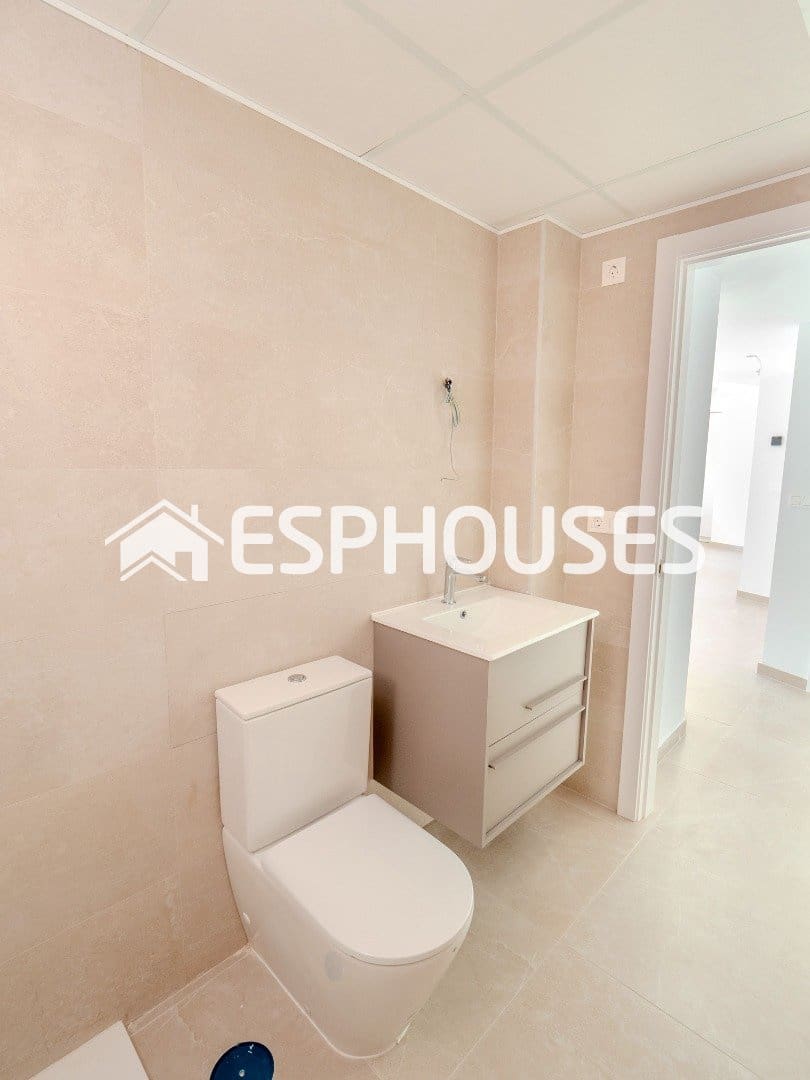 2 soverom Leilighet til salgs i Alicante by med svømmebasseng - € 265 000 (Ref: 9846725)