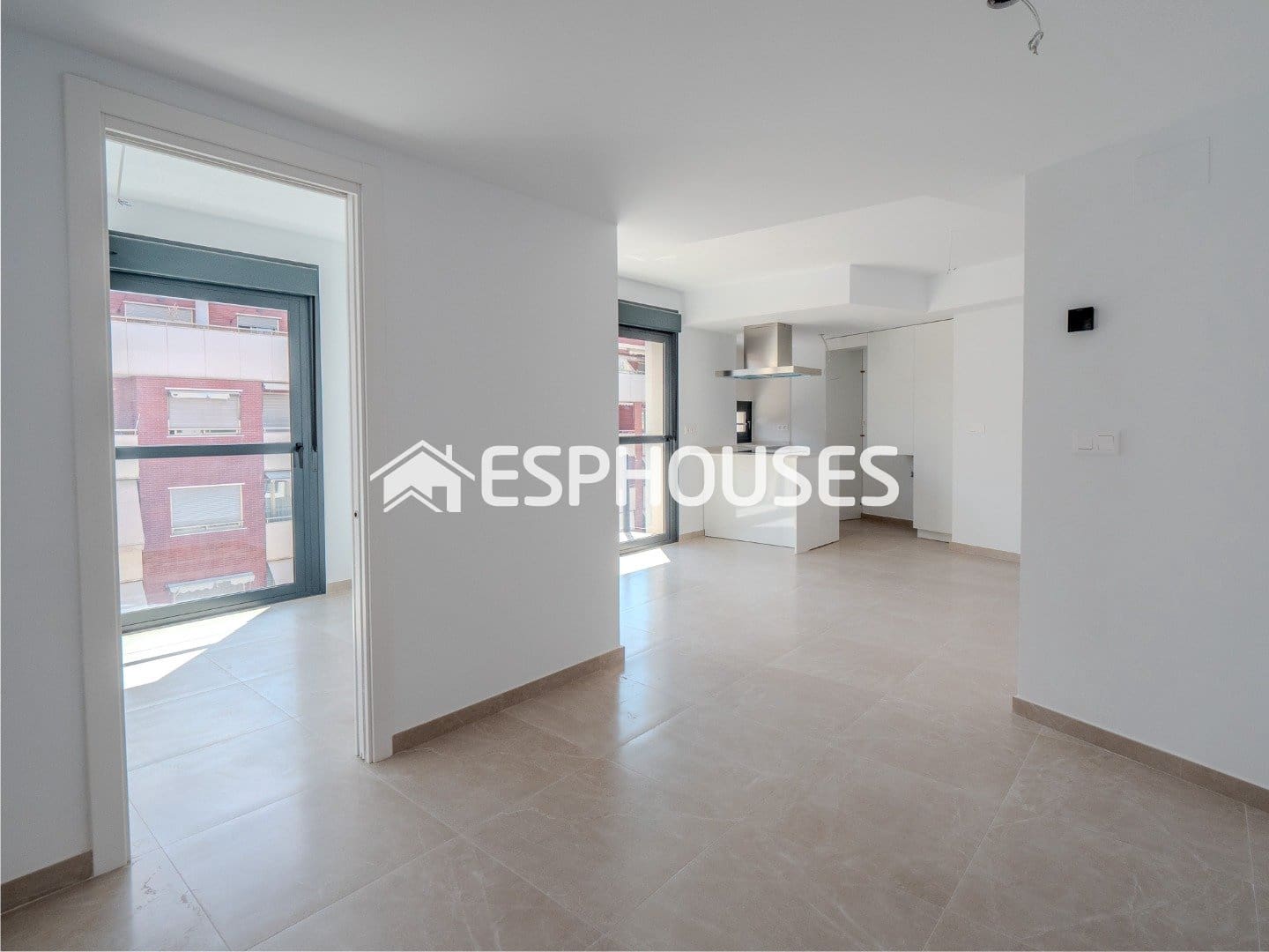 2 soverom Leilighet til salgs i Alicante by med svømmebasseng - € 265 000 (Ref: 9846725)