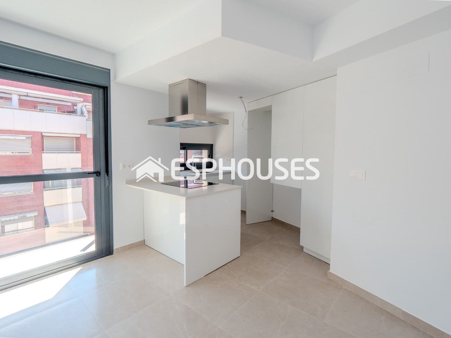 2 soverom Leilighet til salgs i Alicante by med svømmebasseng - € 265 000 (Ref: 9846725)