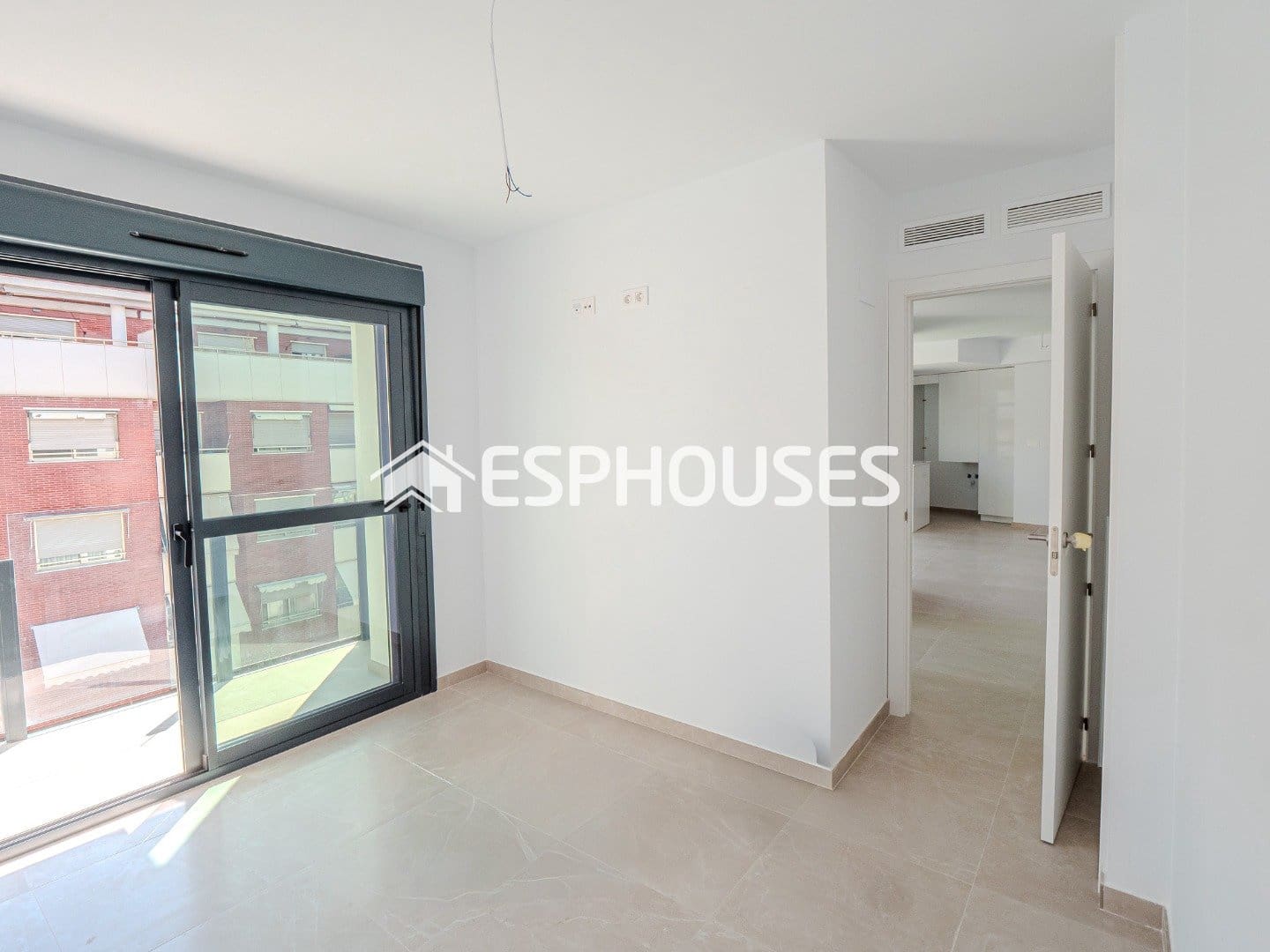 2 soverom Leilighet til salgs i Alicante by med svømmebasseng - € 265 000 (Ref: 9846725)