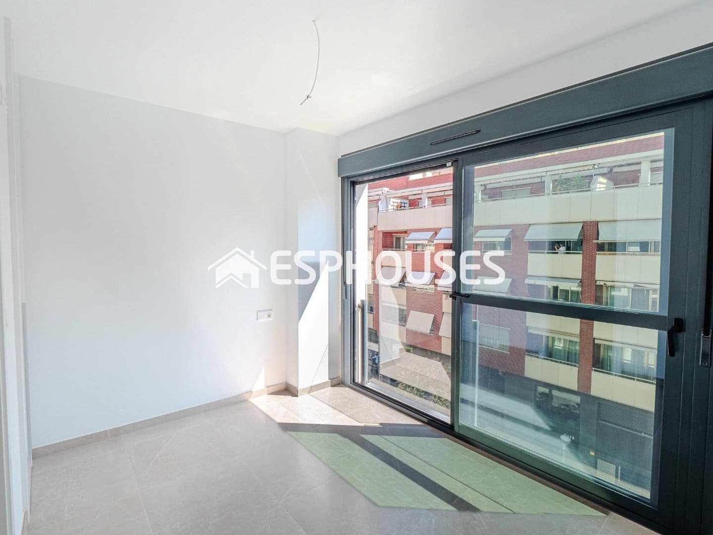 2 soverom Leilighet til salgs i Alicante by med svømmebasseng - € 265 000 (Ref: 9846725)