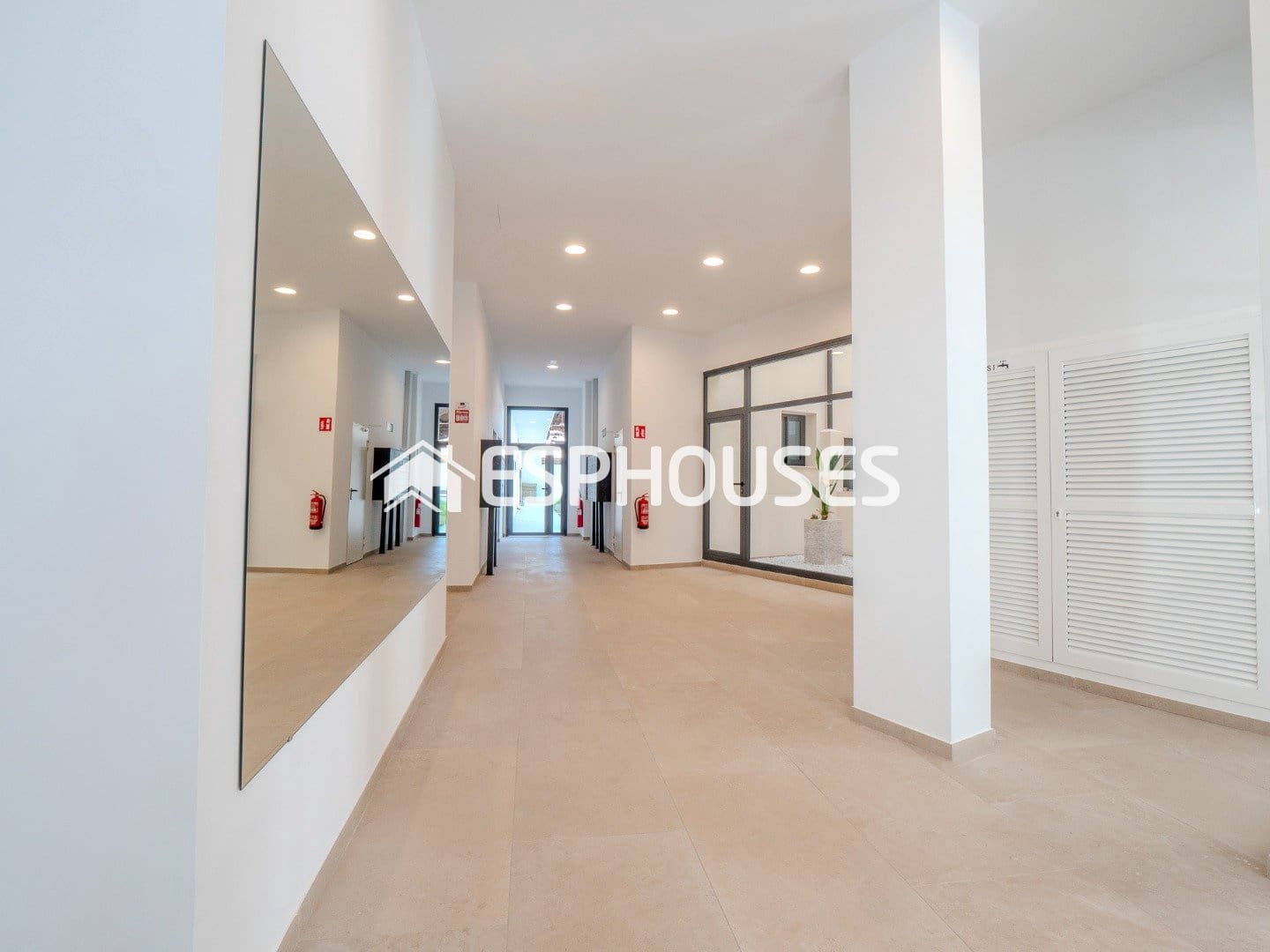 2 soverom Leilighet til salgs i Alicante by med svømmebasseng - € 265 000 (Ref: 9846725)