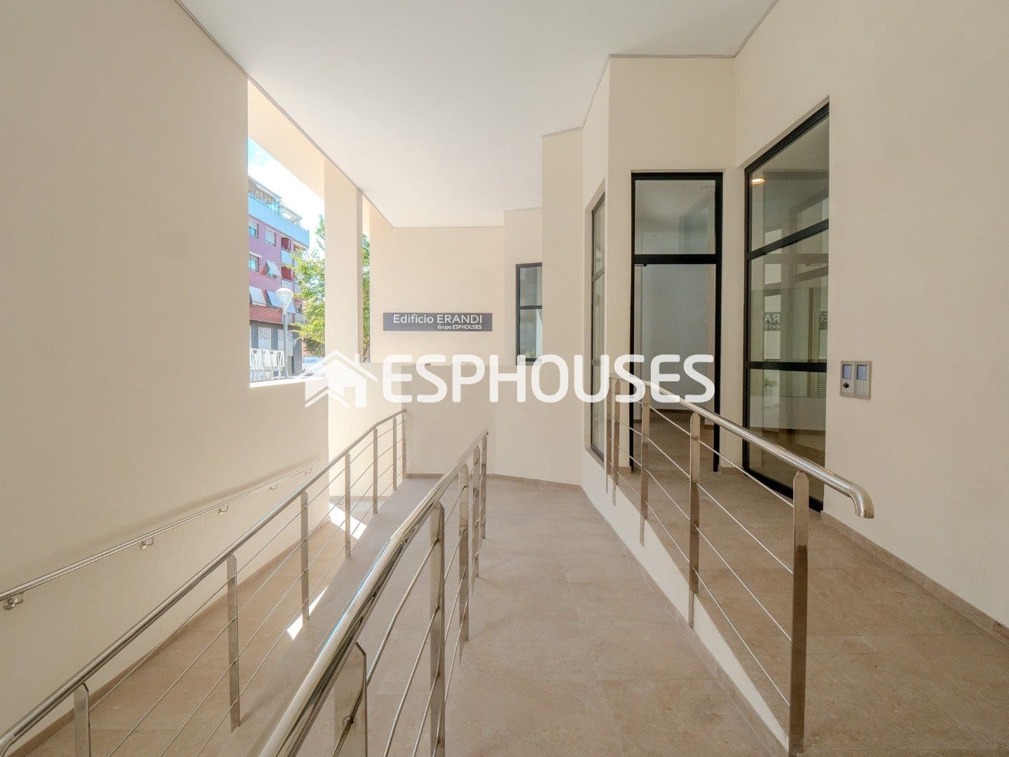 2 soverom Leilighet til salgs i Alicante by med svømmebasseng - € 265 000 (Ref: 9846725)