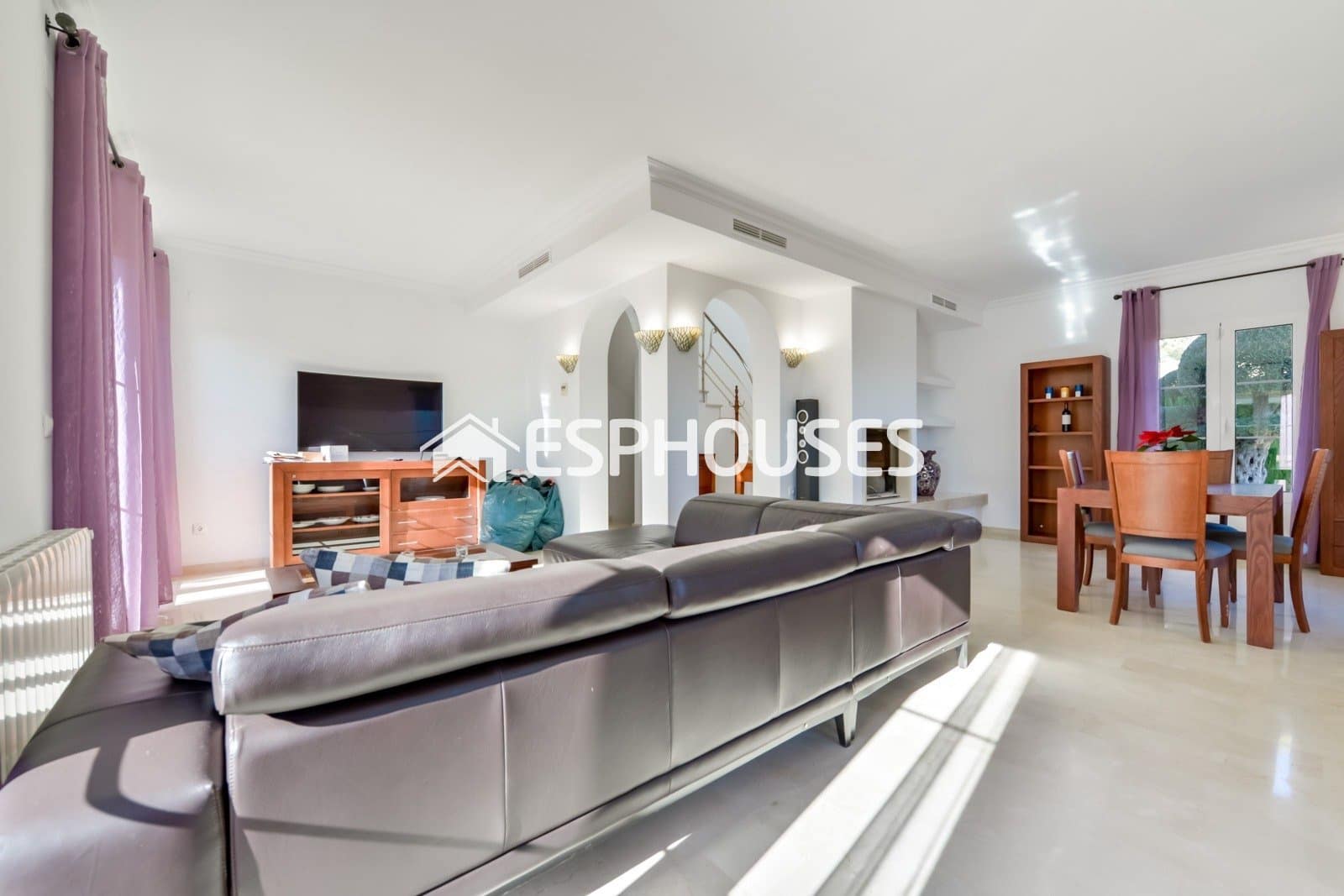 4 bedroom Villa for sale in Finestrat with pool garage - € 800,000 (Ref: 9846728)
