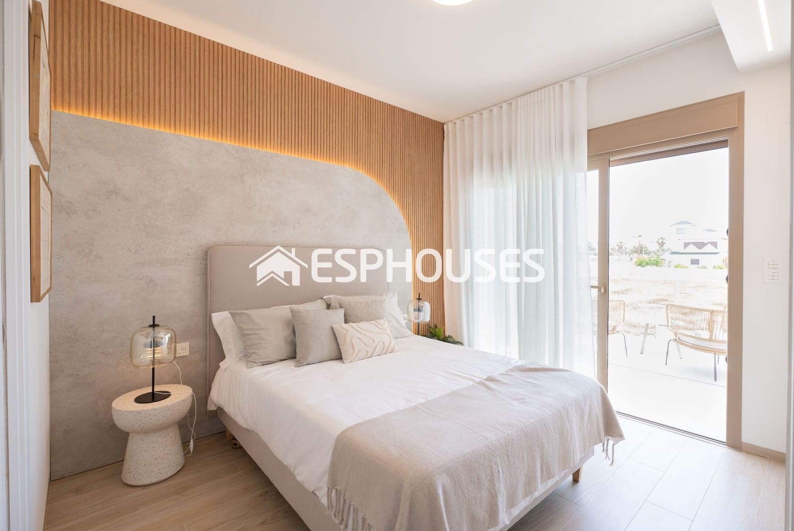 3 bedroom Apartment for sale in Los Alcazares with pool - € 465,000 (Ref: 9846743)