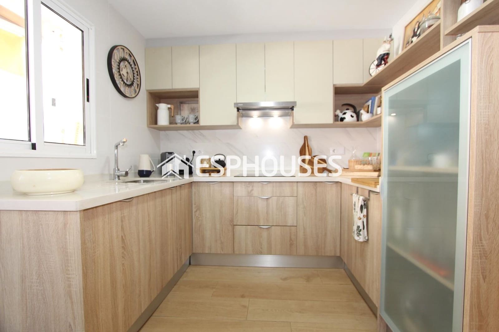 3 soveværelse Bungalow til salg i Guardamar del Segura med swimmingpool garage - € 275.000 (Ref: 9846748)
