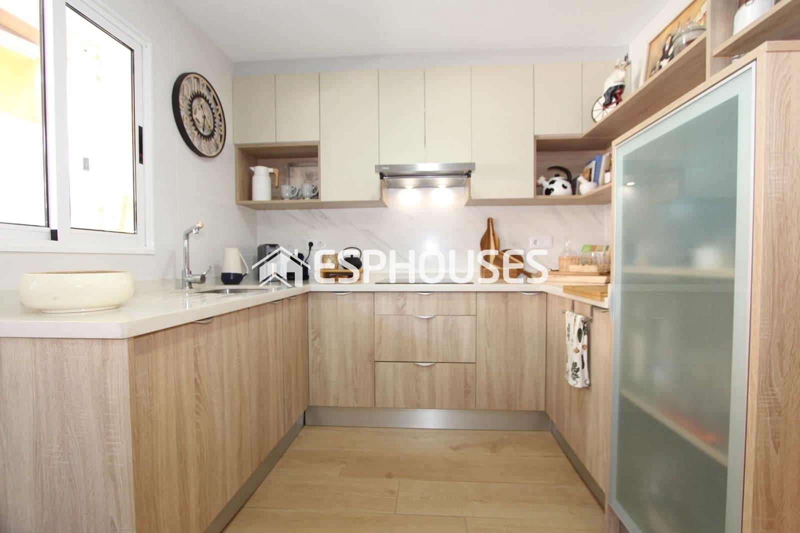 3 soveværelse Bungalow til salg i Guardamar del Segura med swimmingpool - € 275.000 (Ref: 9846748)