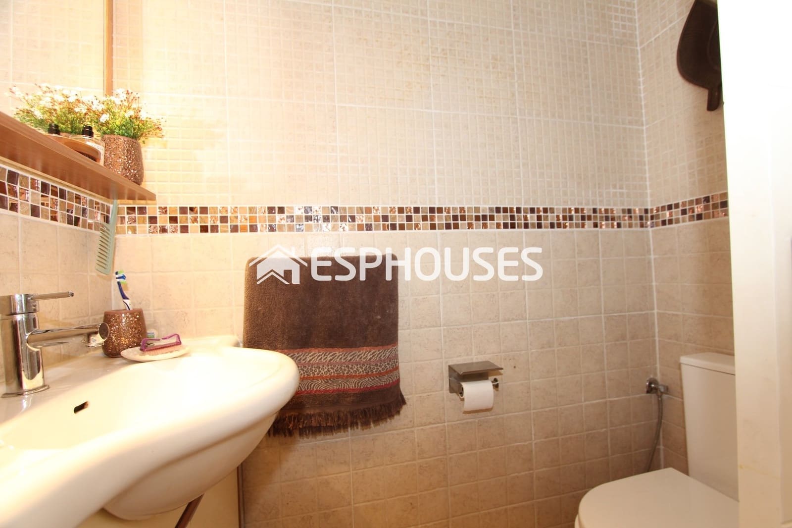 3 soveværelse Bungalow til salg i Guardamar del Segura med swimmingpool - € 275.000 (Ref: 9846748)