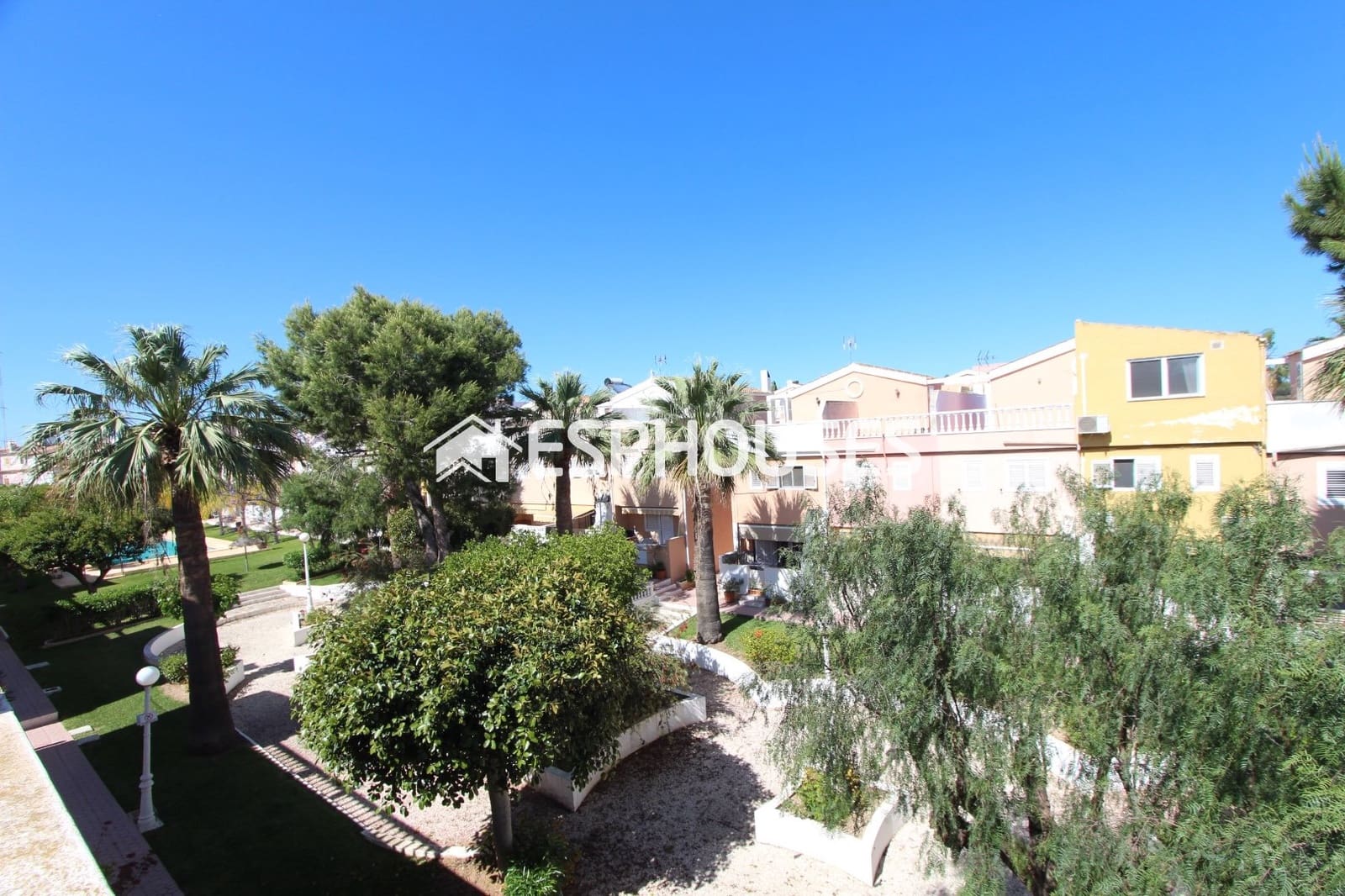 3 soveværelse Bungalow til salg i Guardamar del Segura med swimmingpool - € 275.000 (Ref: 9846748)