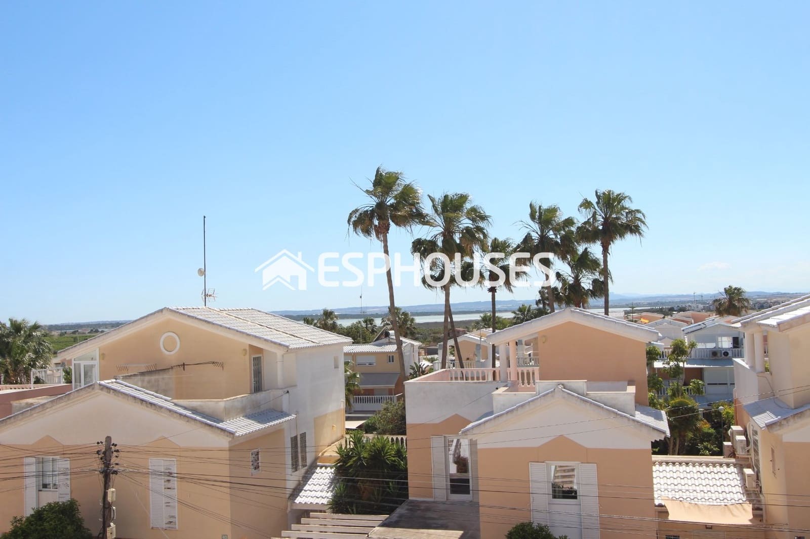 3 soveværelse Bungalow til salg i Guardamar del Segura med swimmingpool - € 275.000 (Ref: 9846748)