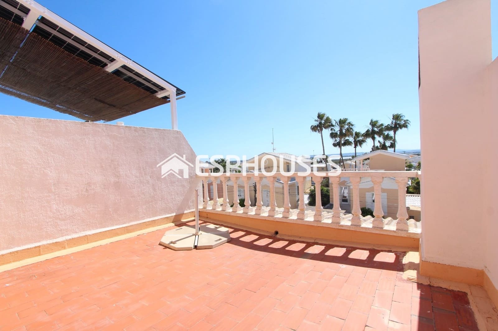 3 soveværelse Bungalow til salg i Guardamar del Segura med swimmingpool - € 275.000 (Ref: 9846748)