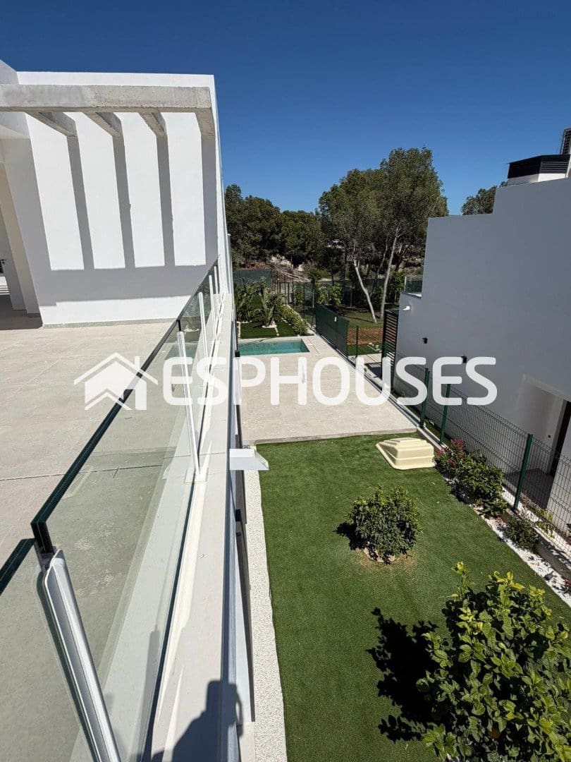 3 soveværelse Villa til salg i Finestrat med swimmingpool garage - € 790.000 (Ref: 9846762)