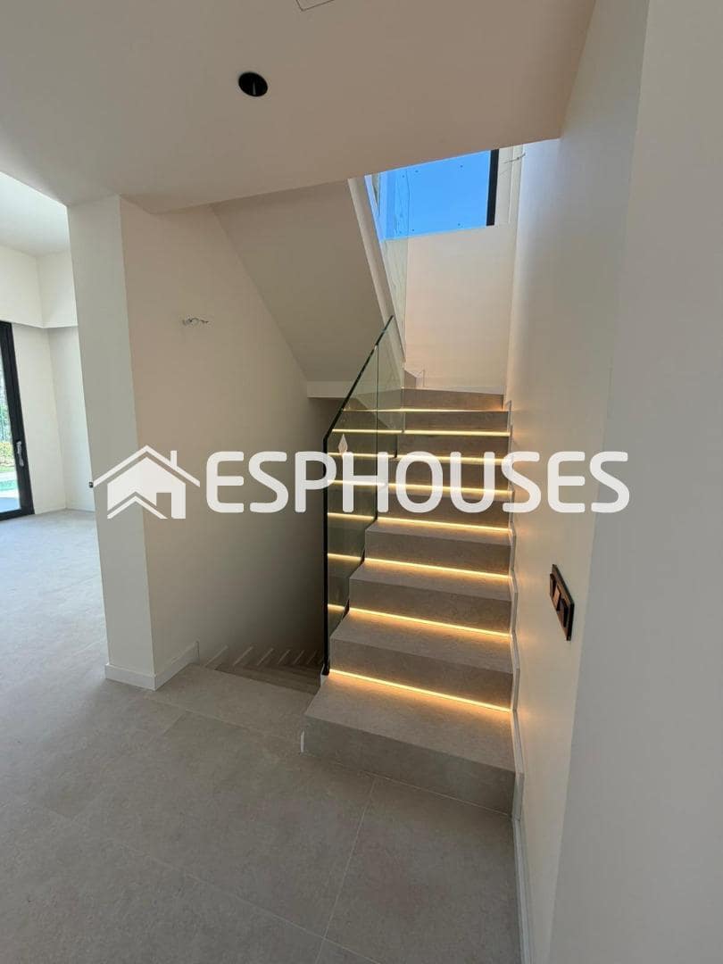 Chalet de 3 habitaciones en Finestrat en venta con piscina garaje - 790.000 € (Ref: 9846763)