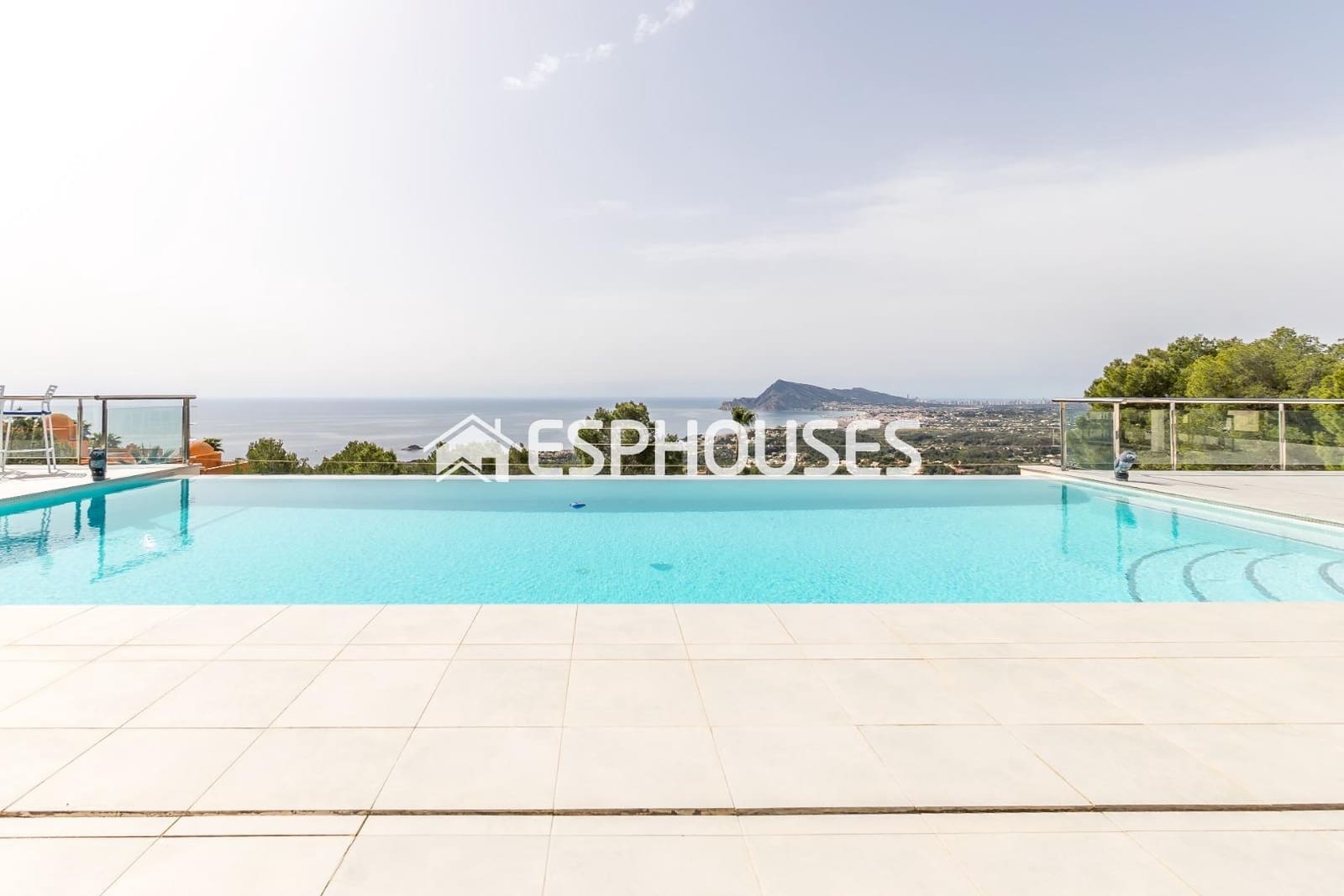 5 sypialnia Willa na sprzedaż w Altea z basenem garażem - 3 500 000 € (Ref: 9846765)