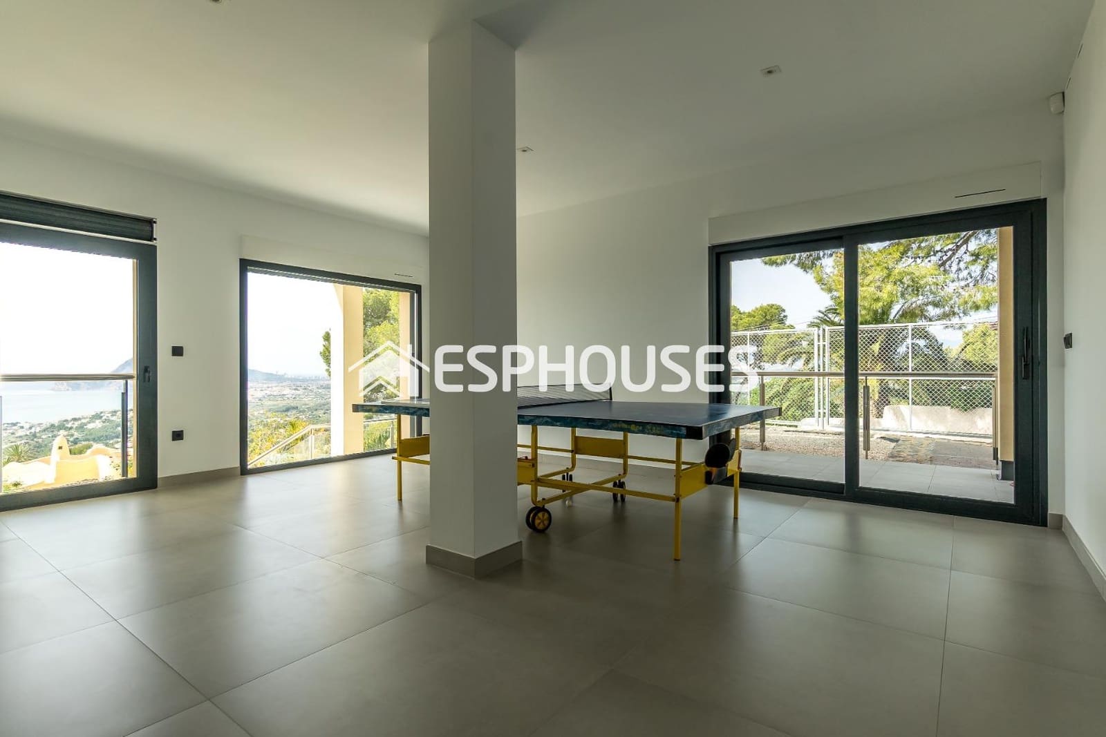 5 sypialnia Willa na sprzedaż w Altea z basenem garażem - 3 500 000 € (Ref: 9846765)