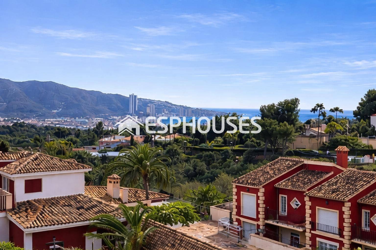 4 Zimmer Villa zu verkaufen in La Nucia mit Pool Garage - 895.000 € (Ref: 9846769)