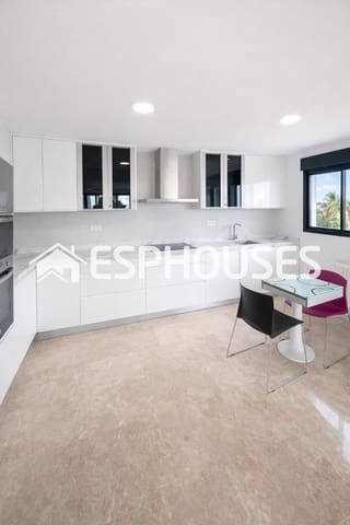 4 soveværelse Villa til salg i La Nucia Pueblo  , La Nucia med swimmingpool garage - € 895.000 (Ref: 9846769)